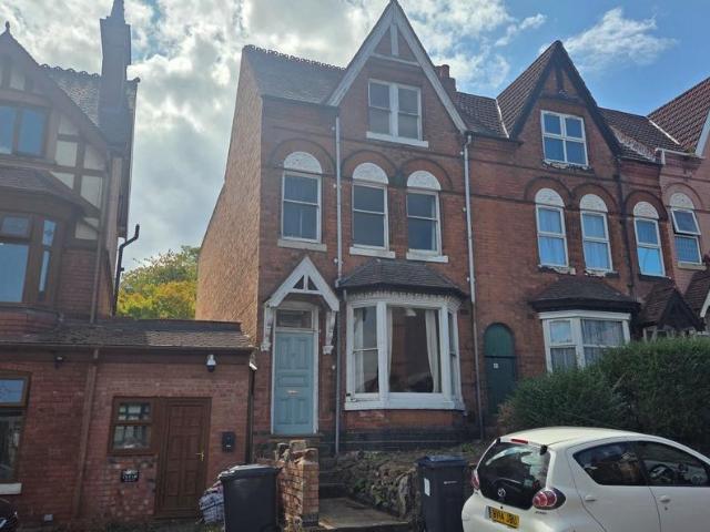 4 bedroom end of terrace house for sale