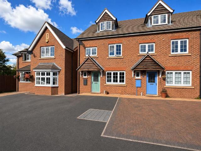 4 bedroom end of terrace house for sale