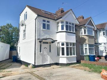 4 bedroom end of terrace house for sale