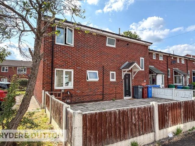 4 bedroom end of terrace house for sale