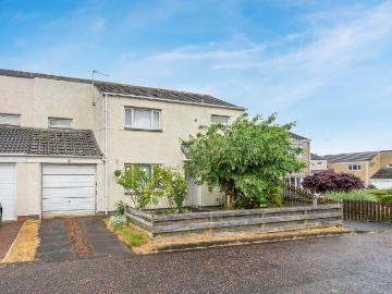 4 bedroom end of terrace house for sale