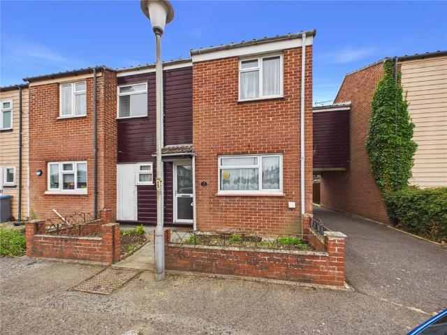 4 bedroom end of terrace house for sale