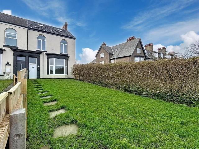 4 bedroom end of terrace house for sale