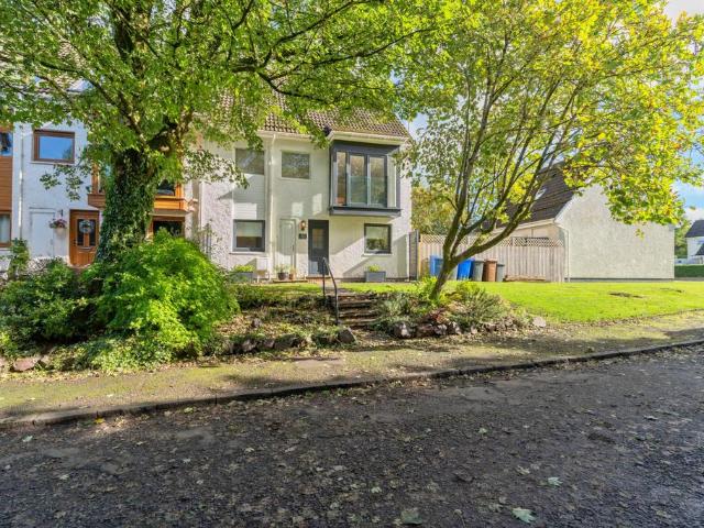 4 bedroom end of terrace house for sale