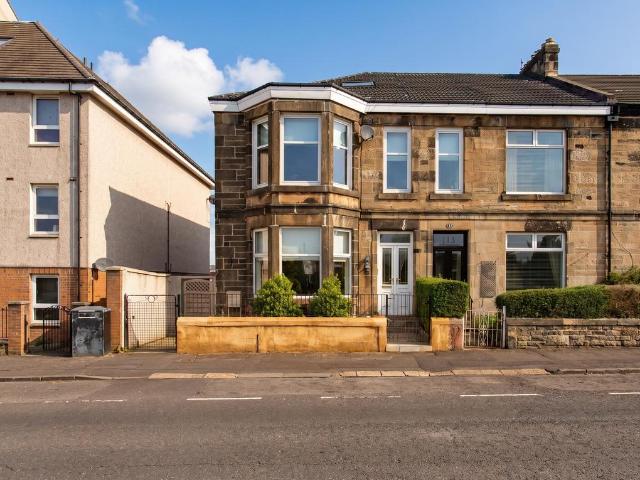 4 bedroom end of terrace house for sale