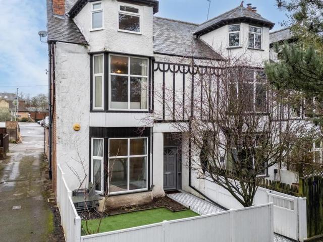 4 bedroom end of terrace house for sale