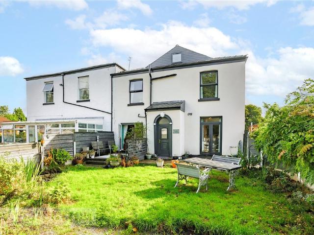 4 bedroom end of terrace house for sale
