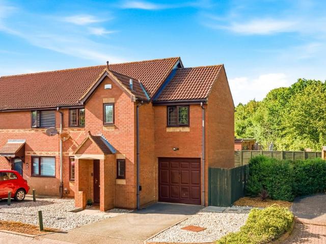 4 bedroom semi detached house for sale