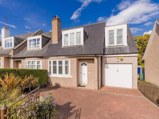 4 bedroom end of terrace house for sale