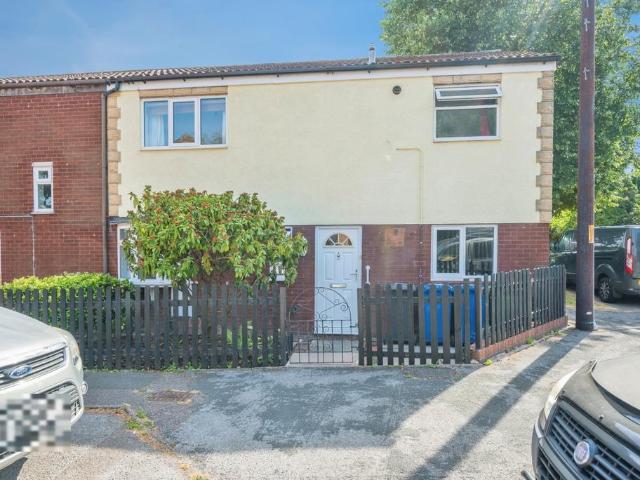 4 bedroom end of terrace house for sale