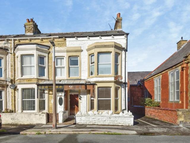 4 bedroom end of terrace house for sale