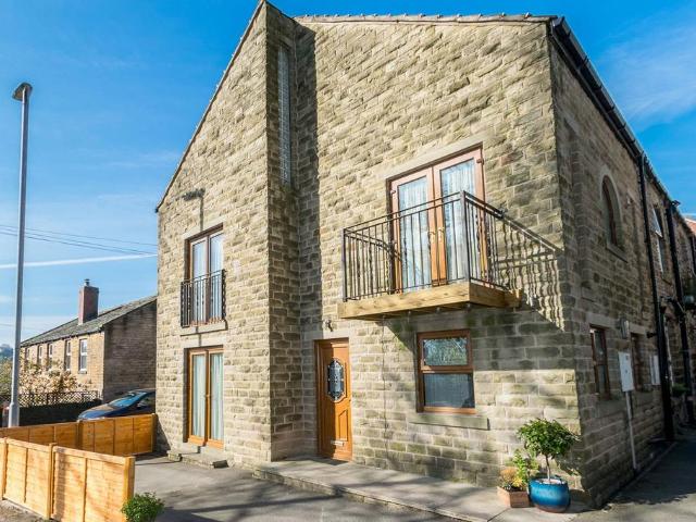 4 bedroom end of terrace house for sale