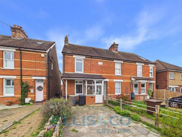 4 bedroom end of terrace house for sale
