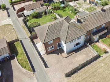 4 bedroom end of terrace house for sale