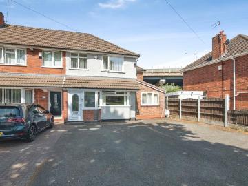 4 bedroom end of terrace house for sale