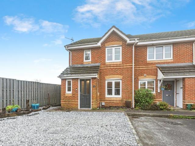4 bedroom end of terrace house for sale