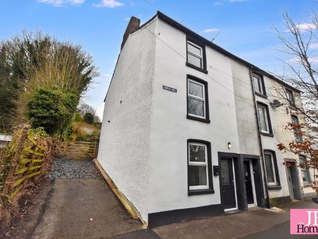 4 bedroom end of terrace house for sale