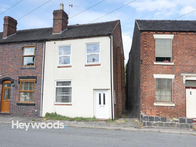 4 bedroom end of terrace house for sale