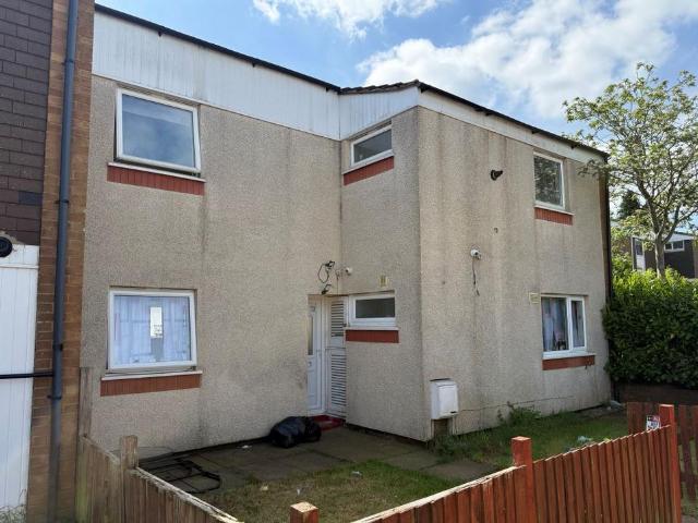 4 bedroom end of terrace house for sale