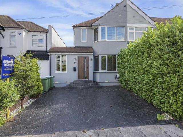 4 bedroom end of terrace house for sale