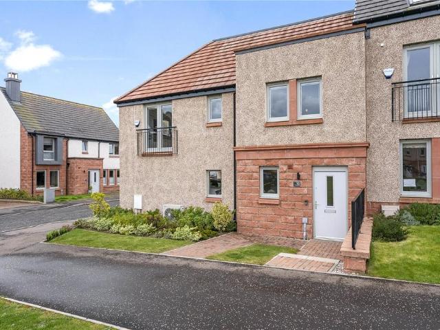 4 bedroom end of terrace house for sale