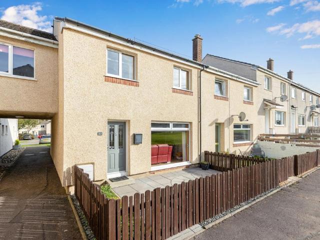4 bedroom end of terrace house for sale