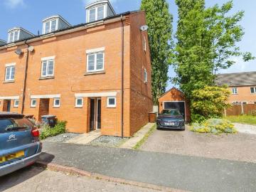 4 bedroom end of terrace house for sale
