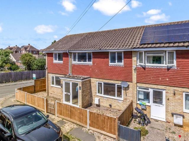 4 bedroom end of terrace house for sale