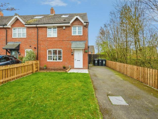 4 bedroom end of terrace house for sale