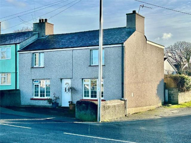 4 bedroom end of terrace house for sale