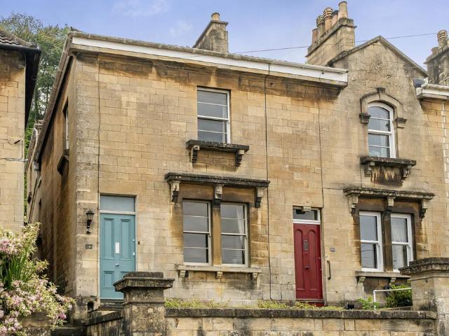 4 bedroom end of terrace house for sale