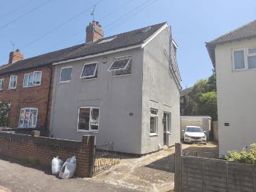 4 bedroom end of terrace house for sale