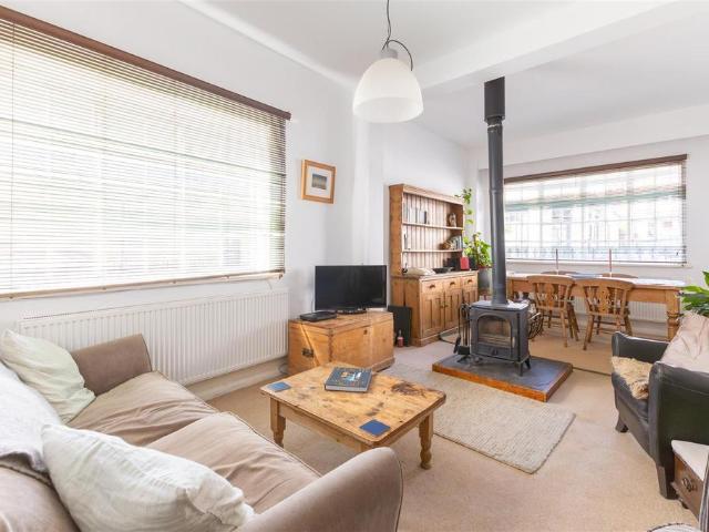 4 bedroom end of terrace house for sale