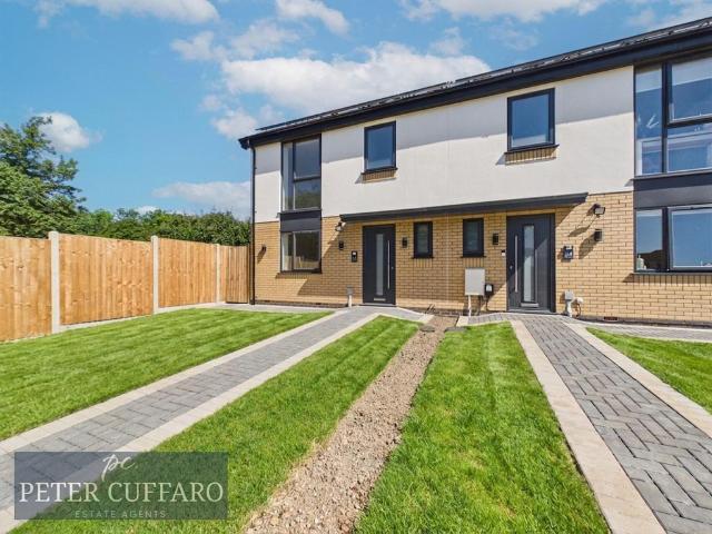 4 bedroom end of terrace house for sale