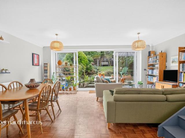 4 bedroom end of terrace house for sale
