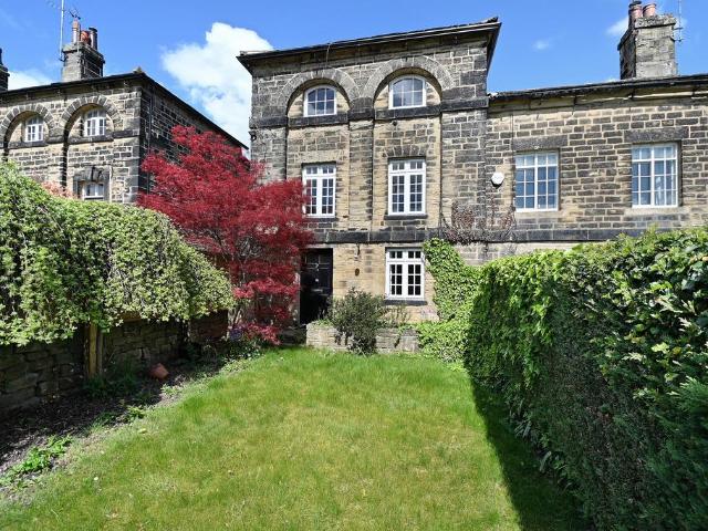 4 bedroom end of terrace house for sale