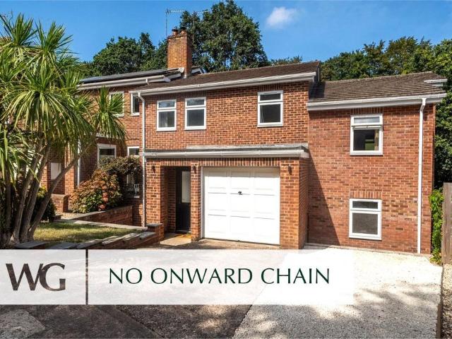 4 bedroom end of terrace house for sale