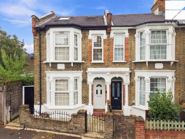 4 bedroom end of terrace house for sale