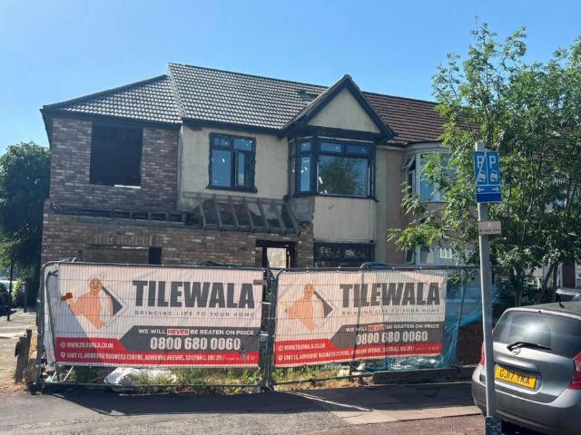 4 bedroom end of terrace house for sale