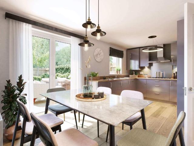 4 bedroom end of terrace house for sale