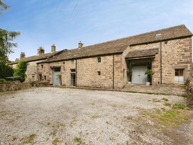 4 bedroom end of terrace house for sale