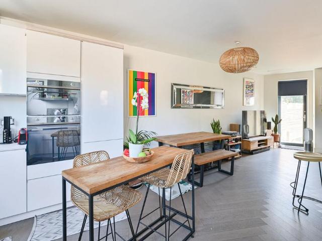 4 bedroom end of terrace house for sale