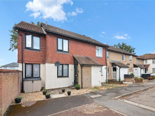 4 bedroom end of terrace house for sale