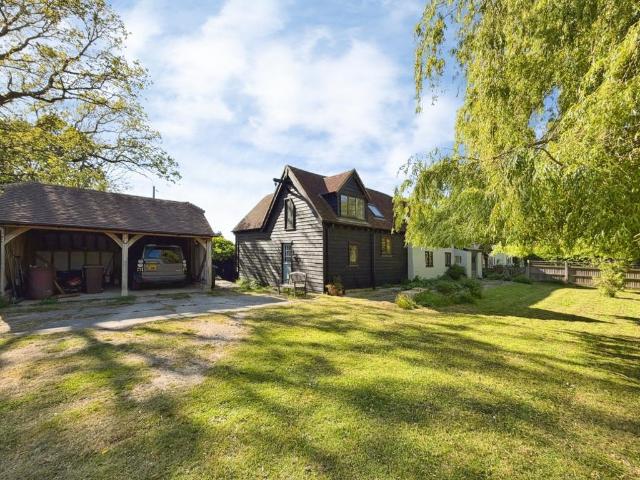 4 bedroom end of terrace house for sale