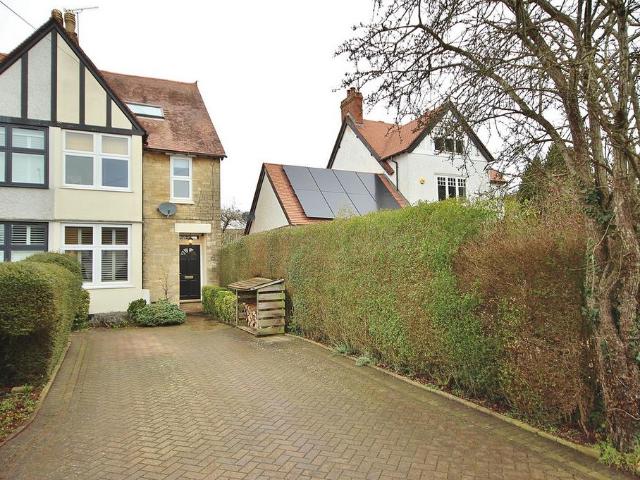 4 bedroom end of terrace house for sale