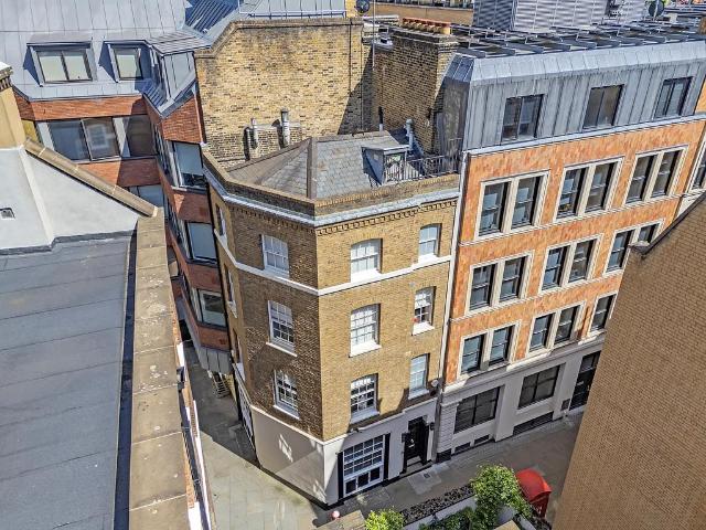 4 bedroom end of terrace house for sale