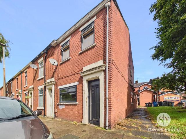 4 bedroom end of terrace house for sale