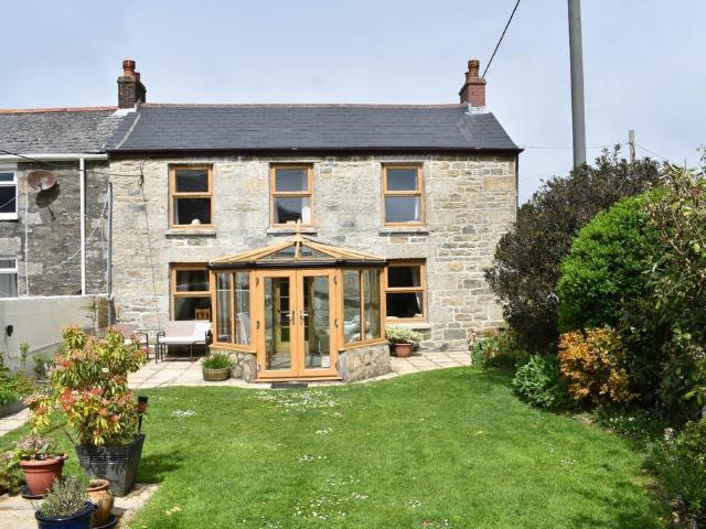 4 bedroom end of terrace house for sale