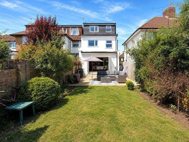 4 bedroom end of terrace house for sale