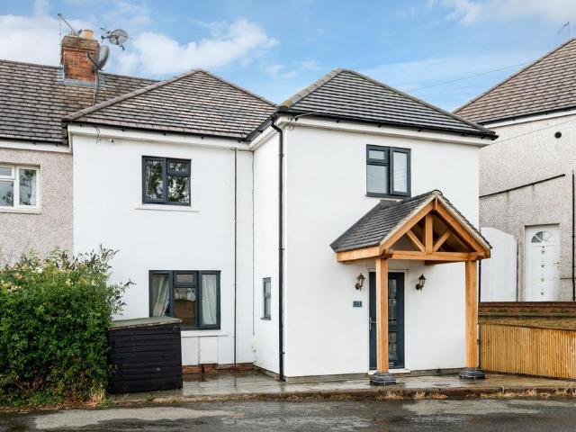 4 bedroom end of terrace house for sale